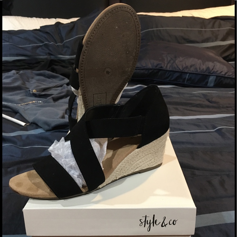 NWT and in box. 
Style & Company open espadrilles
